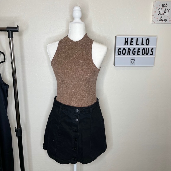 Black mini skirt - Picture 3 of 6